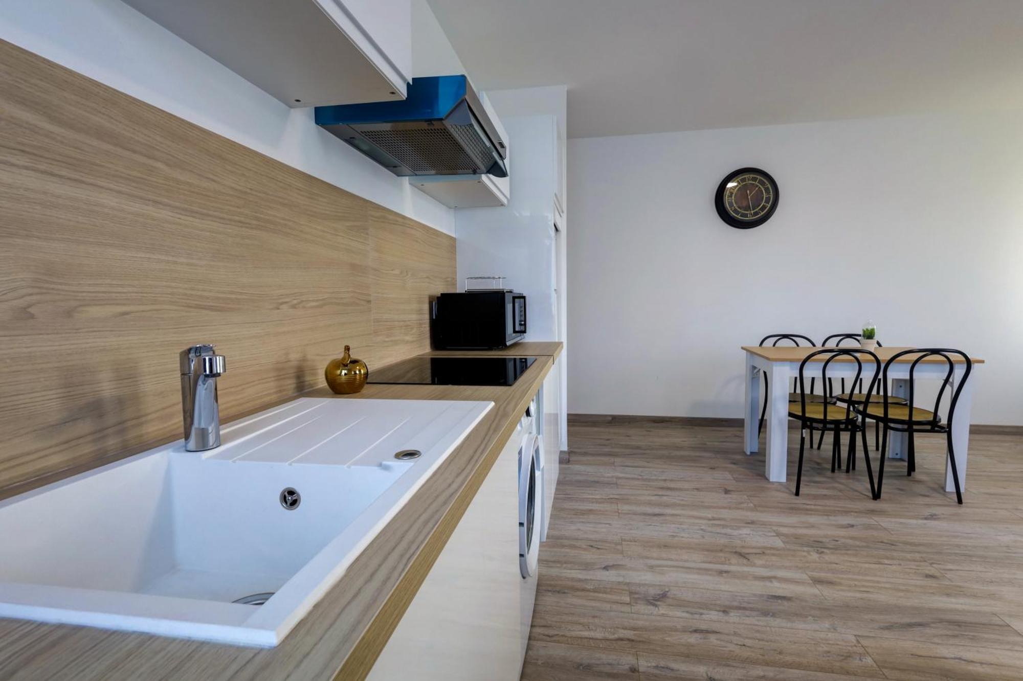 Le Westy 1 Lägenhet Hieres-Sur-Amby Exteriör bild
