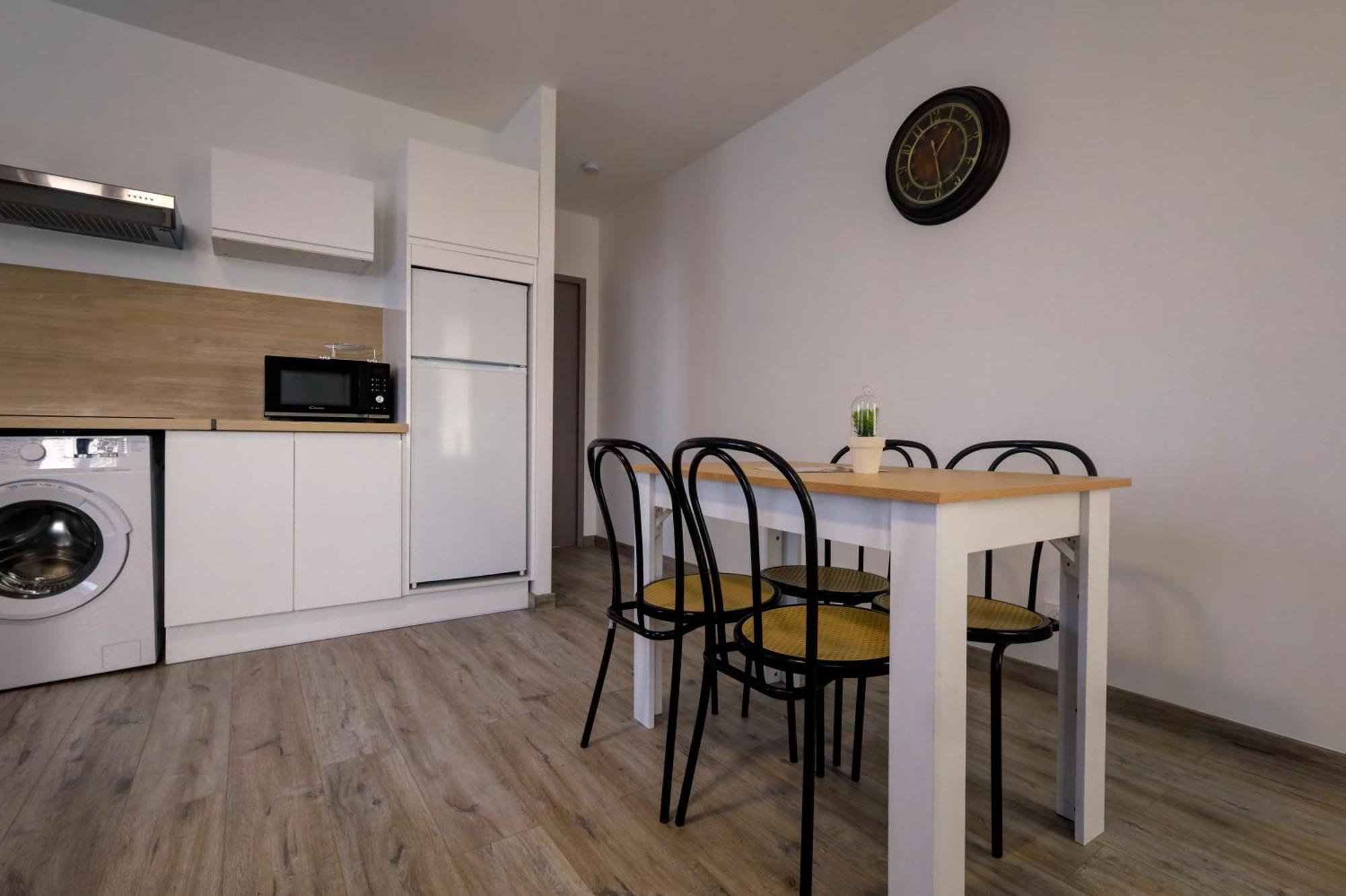 Le Westy 1 Lägenhet Hieres-Sur-Amby Exteriör bild